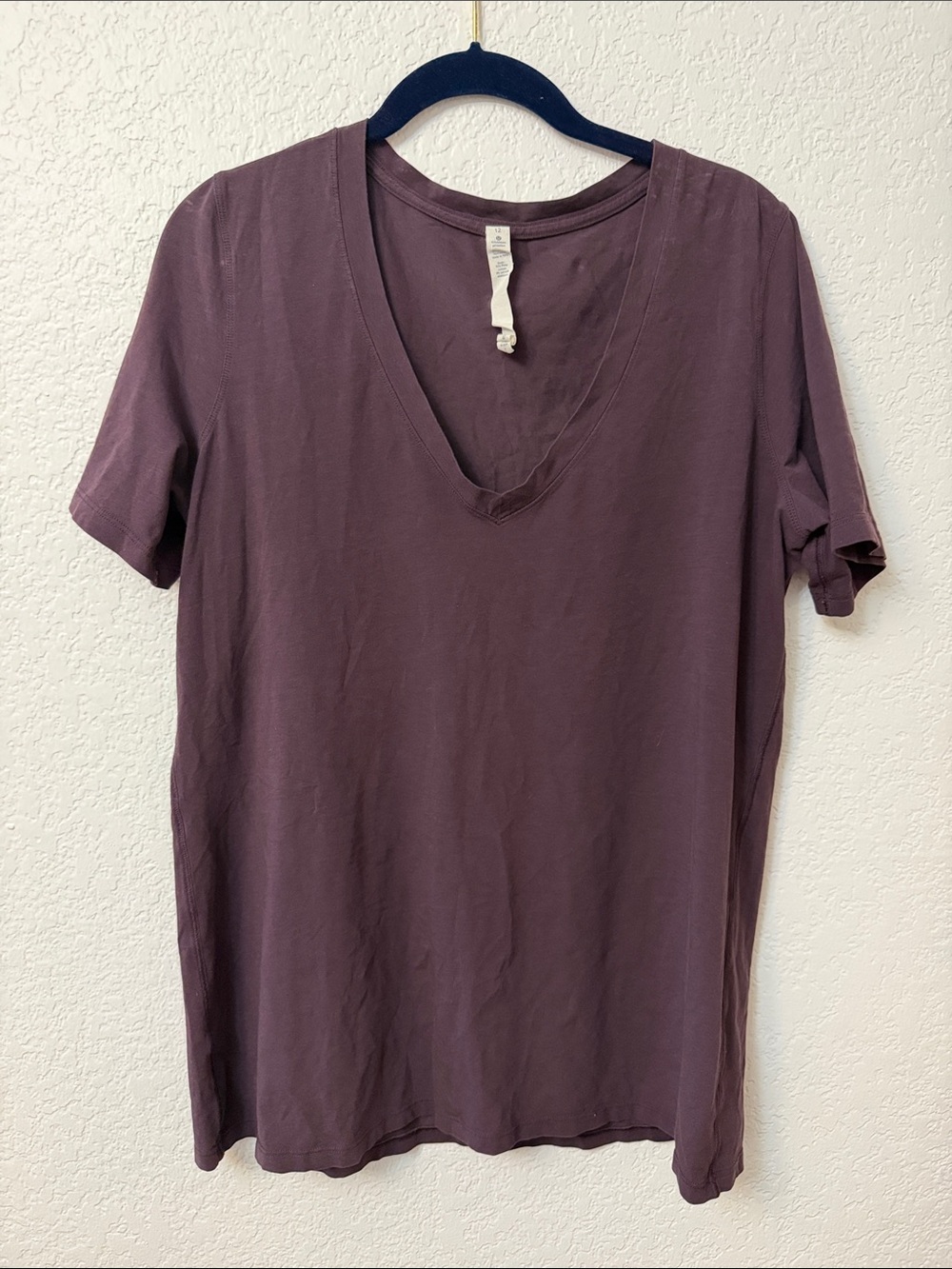 lululemon athletica Plum V-Neck Short Sleeve Tee
